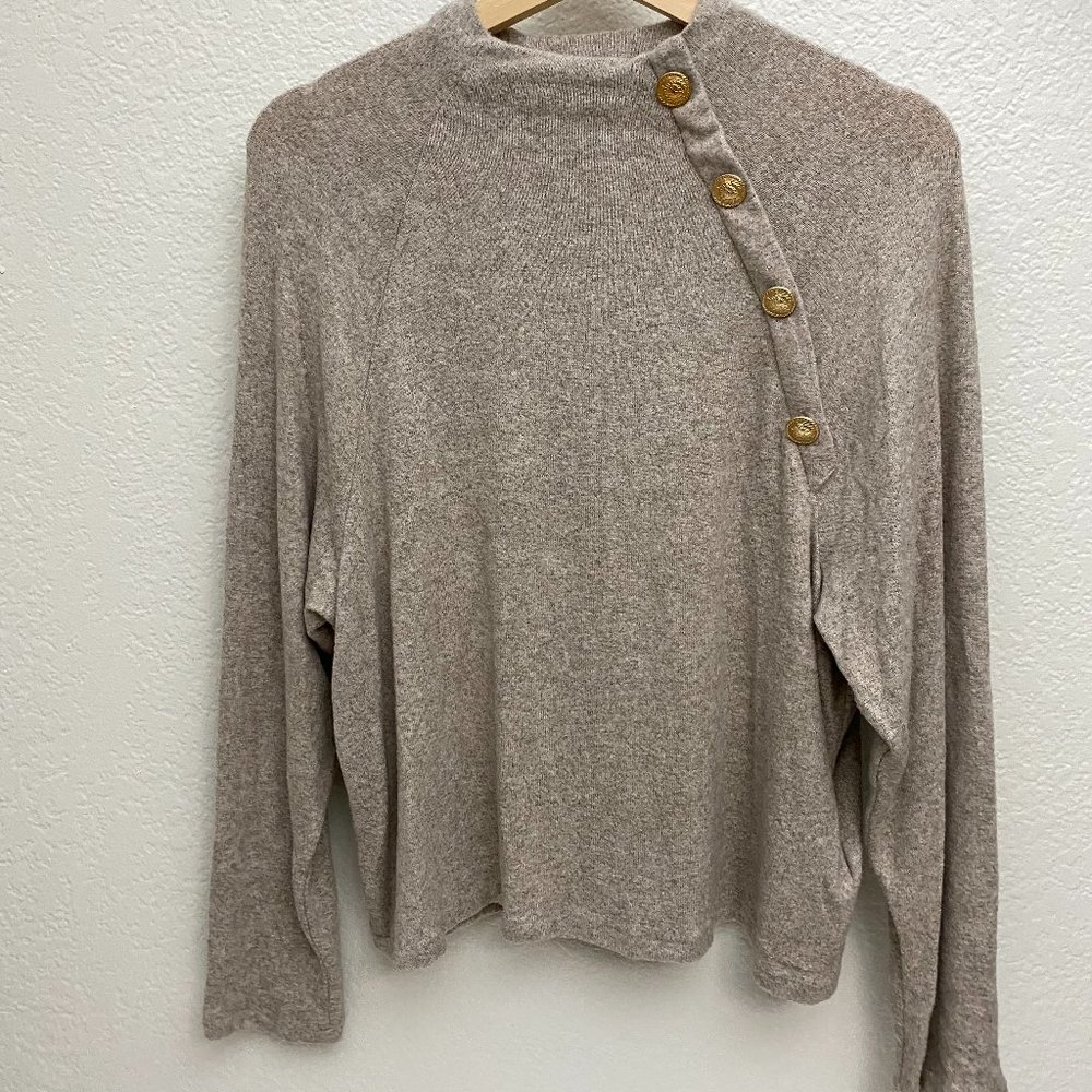 Her Royal Highness-inspired Loose Sweater